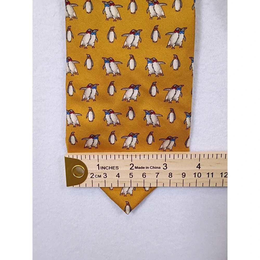 Preppy Brooks Brothers Makers Mens OS Gold Silk Penguin Animal Print Necktie